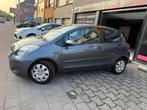 Toyota Yaris 1.3 Benzine 95.000 km Garantie 1 jaar, Airbags, Bedrijf, Handgeschakeld, Grijs