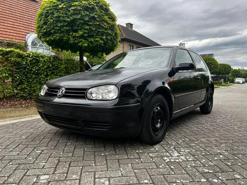 Golf 4, benzine euro 4, gekeurd voor verkoop, Auto's, Volkswagen, Particulier, Golf, Airbags, Centrale vergrendeling, Metaalkleur