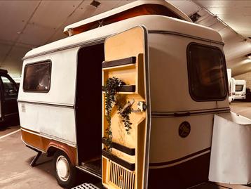 Caravan Eriba Familia Touring 690kg 4 persoons! beschikbaar voor biedingen