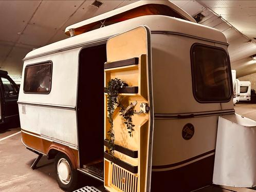Caravan Eriba Familia Touring 690kg 4 persoons!, Caravans en Kamperen, Caravans, Particulier, tot en met 4, 500 - 750 kg, Standaardzit