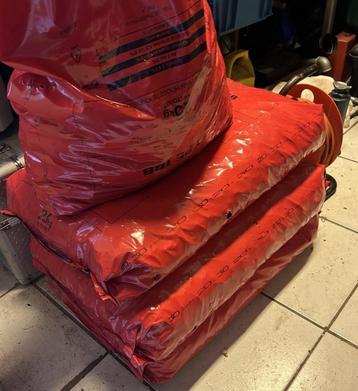 3 zakken van 25 kg houtskoolverwarming: 20 - 30 beschikbaar voor biedingen