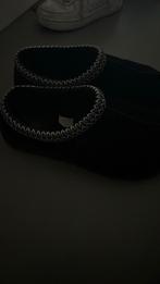 UGG Tasman, Kleding | Dames, Zwart, Ophalen of Verzenden, Zo goed als nieuw, Pantoffels of Sloffen