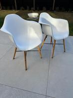 Set white chairs(2 stuks), Huis en Inrichting, Stoelen, Ophalen, Kunststof, Gebruikt, Twee