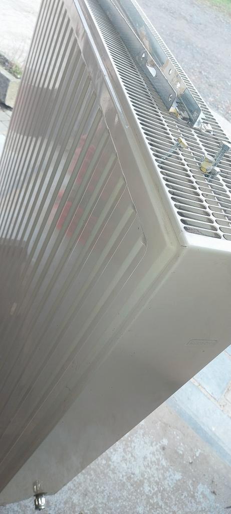 radiateurs radson avec vannes thermostatique et habillages, Doe-het-zelf en Bouw, Verwarming en Radiatoren, Zo goed als nieuw