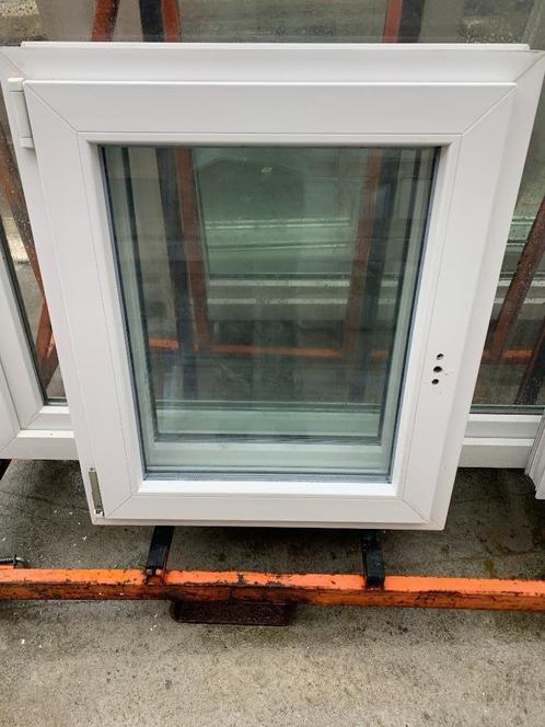 Wit PVC raam  draai-kip, Doe-het-zelf en Bouw, Glas en Ramen, Nieuw, Gevelraam of Ruit, Minder dan 80 cm, Minder dan 80 cm, Dubbelglas