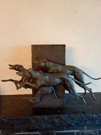 Beeld honden, Ophalen