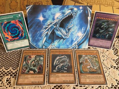 Blue-Eyes White Dragon Collector’s Set - Yu-Gi-Oh!, Hobby en Vrije tijd, Verzamelkaartspellen | Yu-gi-Oh!, Zo goed als nieuw, Meerdere kaarten