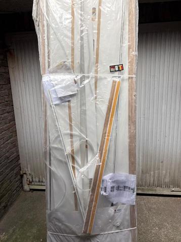 THYS deuren – 3 stuks, nieuw en ongeopend – 63 cm breed beschikbaar voor biedingen