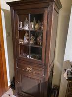Wie heeft interesse in deze donker bruine kasten?, Ophalen, Glas