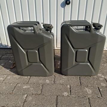 Jerricane métallique 20L militaire beschikbaar voor biedingen