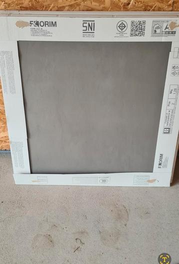 Italiaanse betonlook vloer 80x80 60m2 beschikbaar voor biedingen