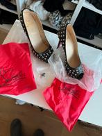 Louboutin pumps studs, Kleding | Dames, Schoenen, Ophalen, Zo goed als nieuw, Pumps