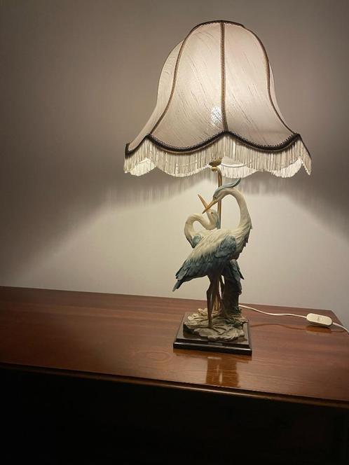 ARMANI G. - LAMPE DE TABLE CAPODIMONTE AVEC ABAT-JOUR, Maison & Meubles, Lampes | Lampadaires, Comme neuf, Moins de 100 cm, Bois