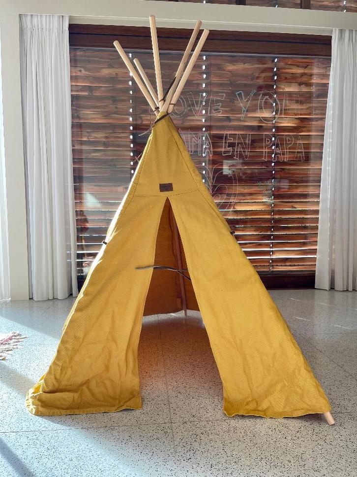 Tente de jeu - tipi de Nobodinoz, Enfants & Bébés, Jouets | Tentes de jeu, Comme neuf, Enlèvement