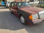 Mercedes 300d Ancêtre à restaurer 1450 euros, Autos, Mercedes-Benz, Break, Tissu, Propulsion arrière, Achat