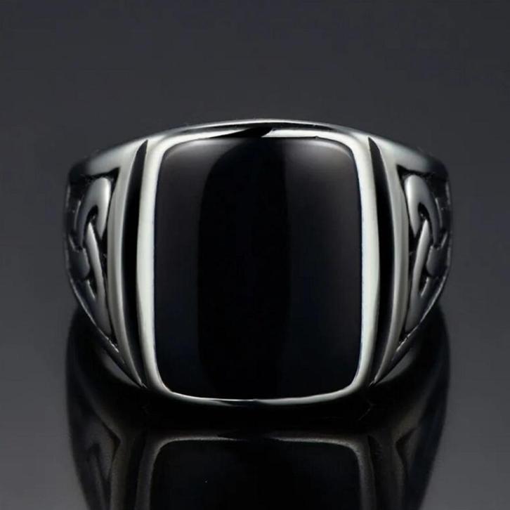 Zegelring met zwarte steen, Handtassen en Accessoires, Ringen, Nieuw, Heer, Zwart, IJzer of Staal, Verzenden