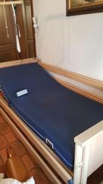 Verpleegbed elektrisch verstelbaar met matras., Ophalen, Zo goed als nieuw