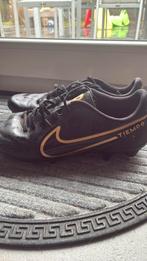 Zwarte voetbalschoenen nike (ijzer + gewone toppen), Tickets en Kaartjes