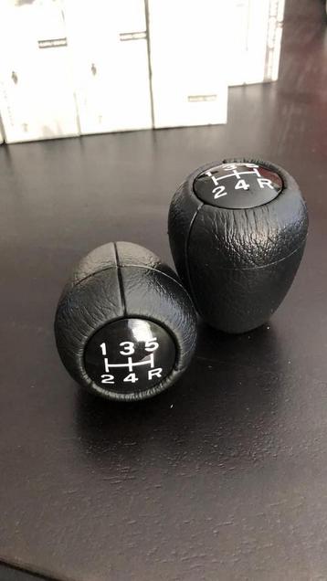 Datsun 5 bak pookknoppen beschikbaar voor biedingen