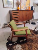 Mooi retro Scandinavische zetel, nieuwe stoffering.225€, Ophalen