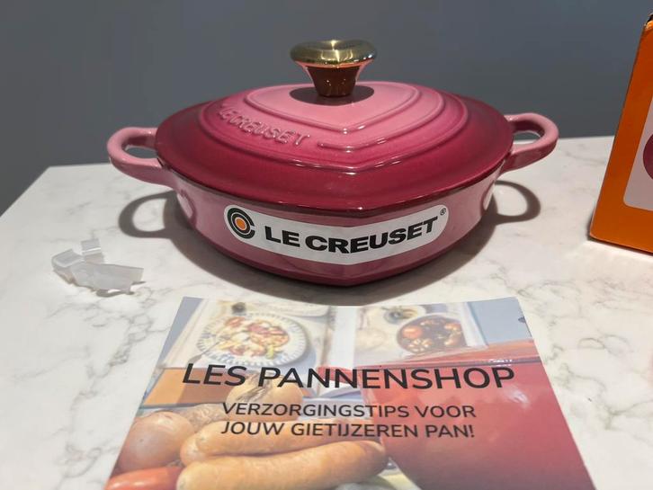 nieuwe Le Creuset lage braadpan Berry 20 cm in de doos, Huis en Inrichting, Keuken | Potten en Pannen, Nieuw, Koekenpan of Braadpan