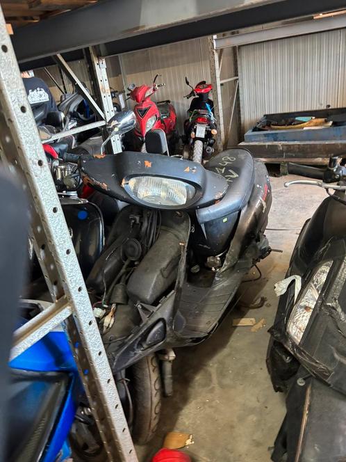 A klasse zonder rijbewijs scooters. Vanaf 80€, Fietsen en Brommers, Brommeronderdelen | Scooters, Gebruikt, SYM, Ophalen