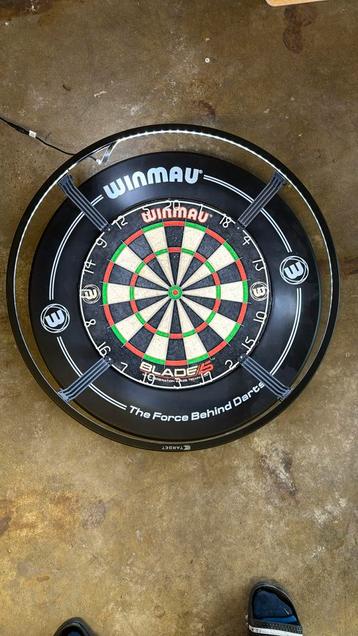 Winmau Blade 5 + Target Corona Vision + Winmau Surround beschikbaar voor biedingen
