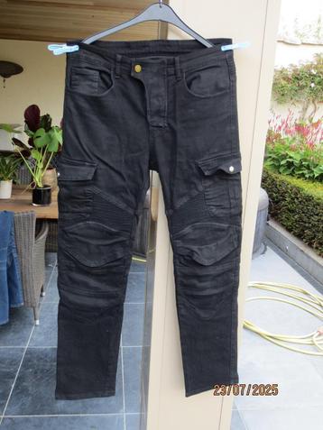 2X MOTORBROEKEN JEANS EN ZWART beschikbaar voor biedingen