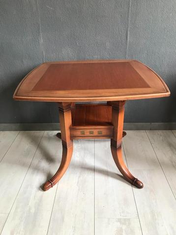 Schuitema Jugendstil Bijzettafel beschikbaar voor biedingen