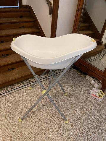 Baignoire bébé sur pieds beschikbaar voor biedingen