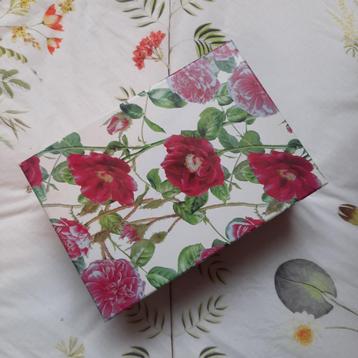 doos box rozen bloemen 6 in elkaar passende dozen  beschikbaar voor biedingen