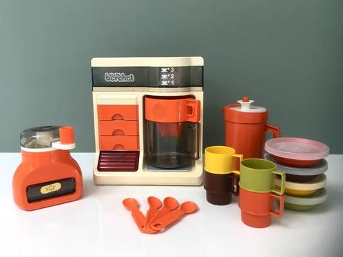 Vintage Koffiezetapparaat met koffiesetje, Enfants & Bébés, Jouets | Jouer aux cuisines, Accessoires de cuisine de jeu, Enlèvement ou Envoi