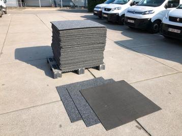 4€ PER tapijttegel Naaldvilt tapi plain beschikbaar voor biedingen