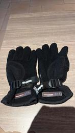 Herenhandschoene, Enlèvement