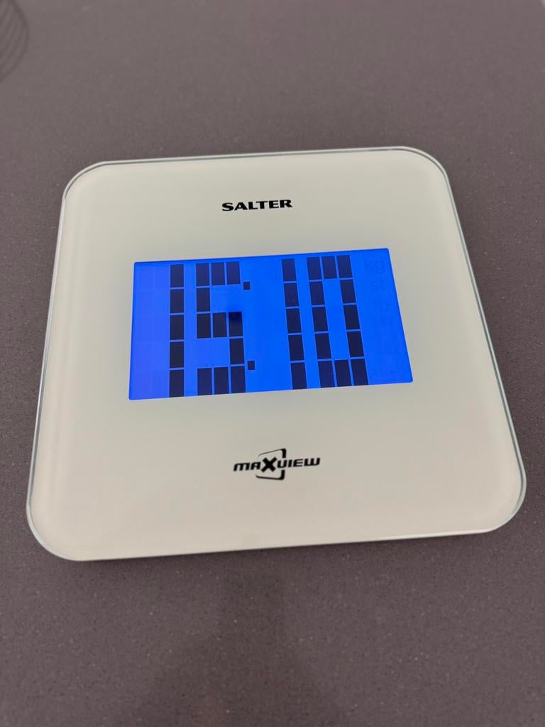 Personenweegschaal Salter, Elektronische apparatuur, Weegschalen, Zo goed als nieuw, Digitaal, Personenweegschaal, 500 gram of grover