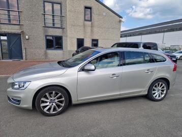 VOLVO V60 D3 Momentum, Airco, Cuir, Camera, 2017 beschikbaar voor biedingen