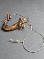 Halsketting met onderkaak van een menselijke schedel, Antiek en Kunst, Ophalen of Verzenden