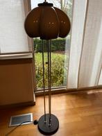 Retro design vloerlamp met kunststof kap, Huis en Inrichting, Lampen | Vloerlampen, Ophalen, Kunststof