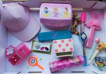Lot divers jeux jouets fille anniversaire beschikbaar voor biedingen