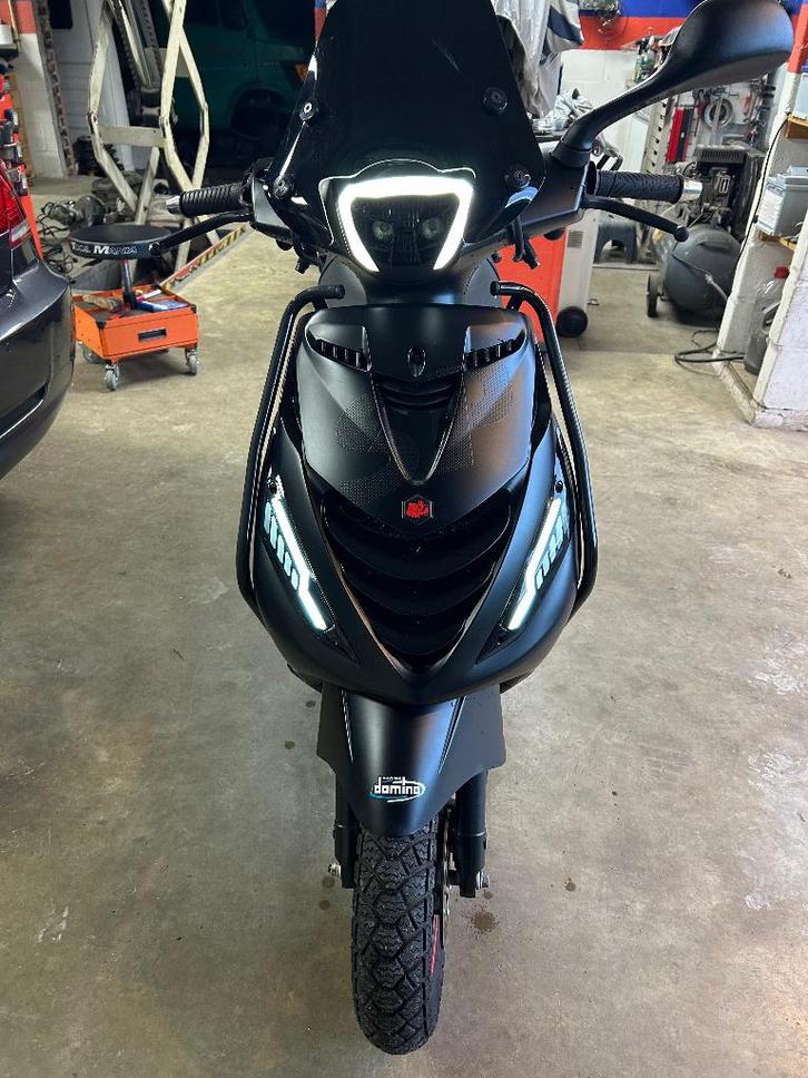 Piaggio Zip SP Custom, mat black vol opties!!! 2022, Fietsen en Brommers, Scooters | Piaggio, Zo goed als nieuw, Zip, Klasse B (45 km/u)