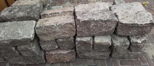 42 stuks granieten boordstenen/stapelstenen., Tuin en Terras, Tegels en Klinkers, Gebruikt, Overige typen, Natuursteen, 5 tot 10 m²