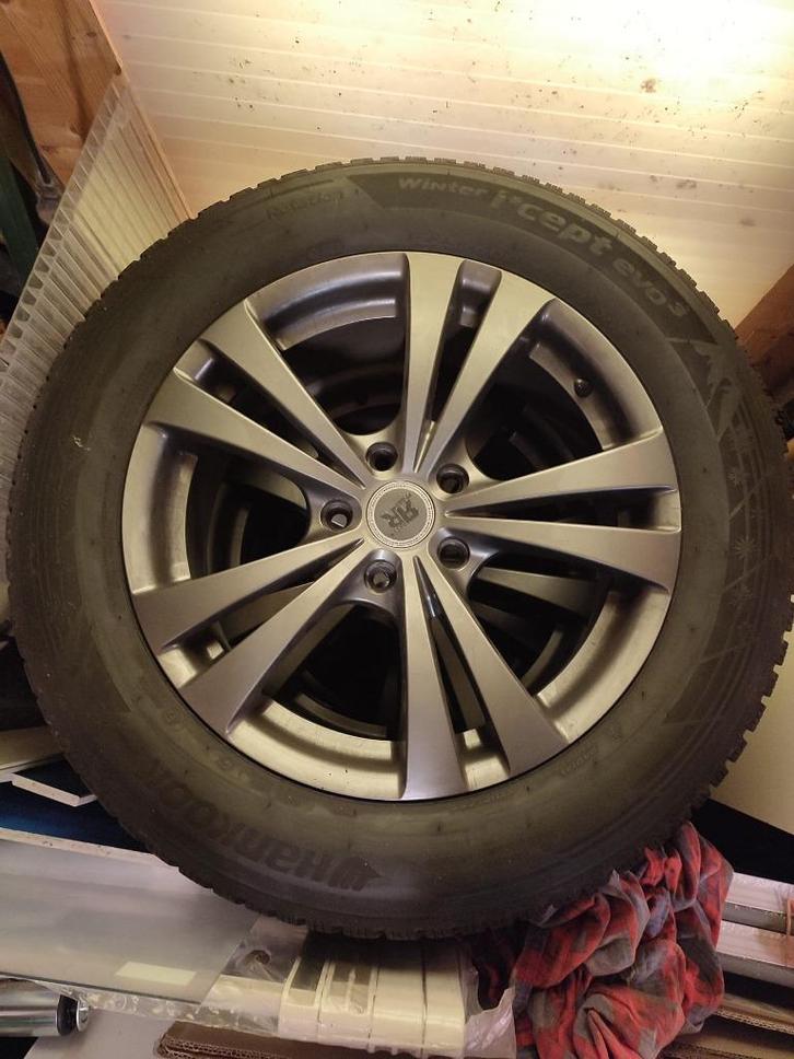 4 jantes Alu + pneus hiver montés sur hyundai ix35, Auto-onderdelen, Banden en Velgen, Band(en), Winterbanden, 17 inch, 225 mm