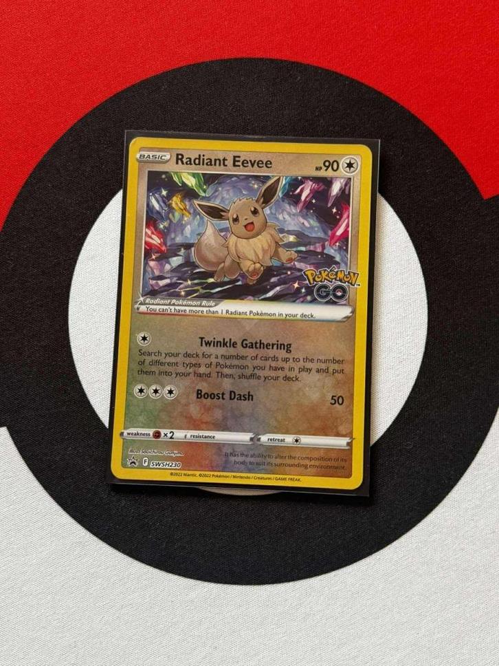 Pokémon - Radiant Eevee SWSH230 Promo - NM, Hobby en Vrije tijd, Verzamelkaartspellen | Pokémon, Zo goed als nieuw, Losse kaart