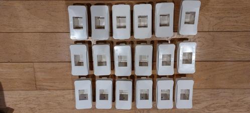 18 Support disjoncteur DIN 2 module pour goulotte DLP Legran, Doe-het-zelf en Bouw, Elektriciteit en Kabels, Zo goed als nieuw