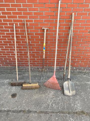 Tuingereedschap - tuinmateriaal - gereedschap beschikbaar voor biedingen