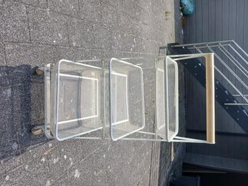 Serveer tafel  beschikbaar voor biedingen