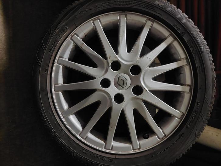 Kit hiver renault 17 pouces, Autos : Pièces & Accessoires, Pneus & Jantes, Jante(s), Pneus hiver, 17 pouces, 215 mm, Véhicule de tourisme