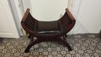 Curule houten zitting met leren zitting, Ophalen