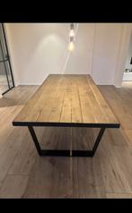 Mooie robuuste hard wood eettafel 8-10p, Ophalen, Zo goed als nieuw