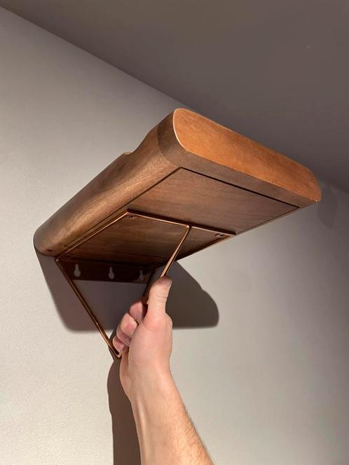 Design ophang systeem in massief hout, Huis en Inrichting, Woonaccessoires | Wandplanken en Boekenplanken, Zo goed als nieuw, Ophalen